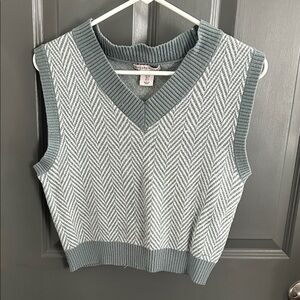 Sincerely Jules Green and White Chevron Knit Top
